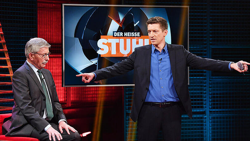 Der ehemalige Politiker und Buchautor Thilo Sarrazin (l) und Moderator Steffen Hallaschka diskutieren am 12.12.2016 in Berlin in der RTL-Talksendung "Der Heiße Stuhl" das Thema "Wie sicher ist Deutschland?". Der ehemalige Politiker und Buchautor Thilo Sarrazin (l) und Moderator Steffen Hallaschka diskutieren am 12.12.2016 in Berlin in der RTL-Talksendung "Der Heiße Stuhl" das Thema "Wie sicher ist Deutschland?".
