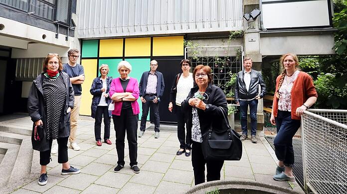 In die Wohnanlage Genter Straße 13 dringt seit Jahren Wasser in die Tiefgarage und in den Keller. Bis zu 40 Haushalte sind vom steigenden Pegel betroffen.