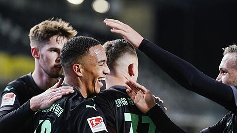 Die SpVgg Greuther Fürth übernimmt zumindest bis Samstag Platz eins in der 2. Liga.