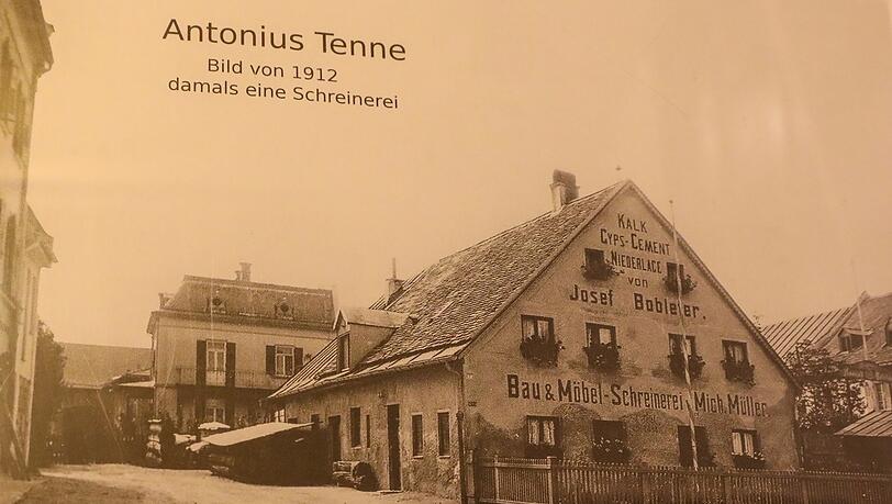 So sah das Gebäude vor dem Krieg aus. Danach wurde es neu gebaut.