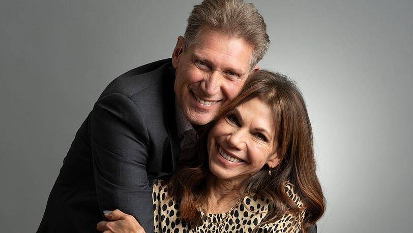 Gerry Turner und Theresa Nist sorgten als erstes "Golden Bachelor"-Paar für Aufsehen: Sie verliebten sich und heirateten sogar nach der Show. Nur drei Monate nach der Hochzeit war dann wieder alles vorbei.