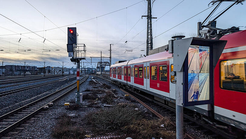 Die Bundespolizei sucht nach einer gewalttätigen Auseinandersetzung in einer S-Bahn der Linie 4 respektive am Halt in Eichenau nach Zeugen. (Symbolbild)