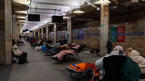 Nach ukrainischen Beh&ouml;rdenangaben trafen die Attacken vor allem die zivile und Energieinfrastruktur.