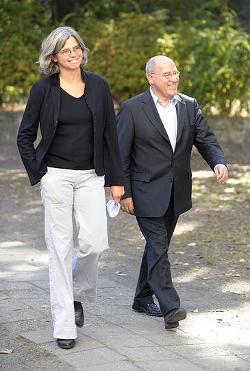 Zwischen 1996 und 2013 war Gregor Gysi (Die Linke) mit Rechtsanwältin Andrea Gysi verheiratet. Das Paar hat eine gemeinsame Tochter und einen Adoptivsohn.