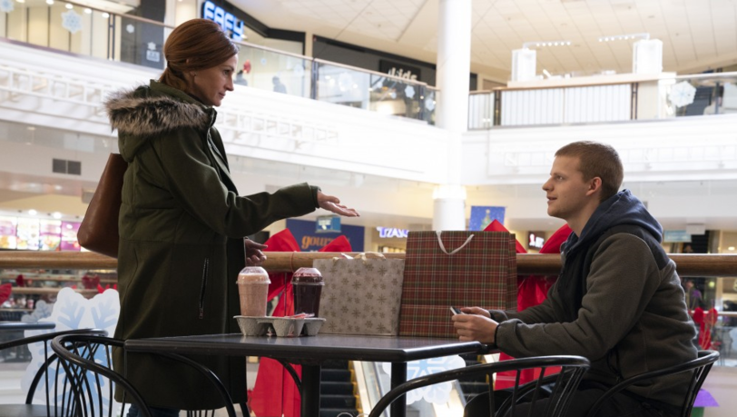 Kein amerikanisches Idyll: Holly (Julia Roberts) mit ihrem drogensüchtigen Sohn Ben (Lucas Hedges). Kein amerikanisches Idyll: Holly (Julia Roberts) mit ihrem drogensüchtigen Sohn Ben (Lucas Hedges).
