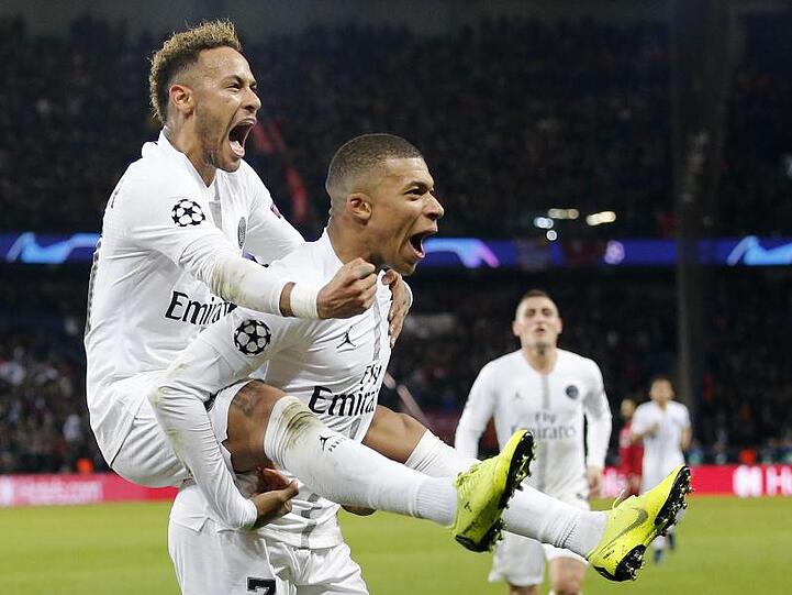 Die PSG-Stars Neymar (l) und Kylian Mbappé setzten sich mit ihrem Team gegen Liverpool durch.