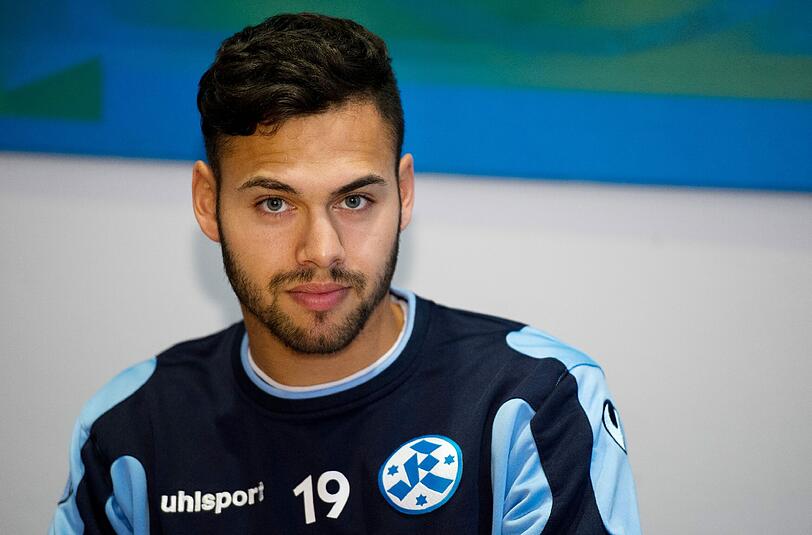 Heute ist Engelbrecht der erste deutsche Profi-Fußballer, der mit einem eingepflanzten Defibrillator spielt