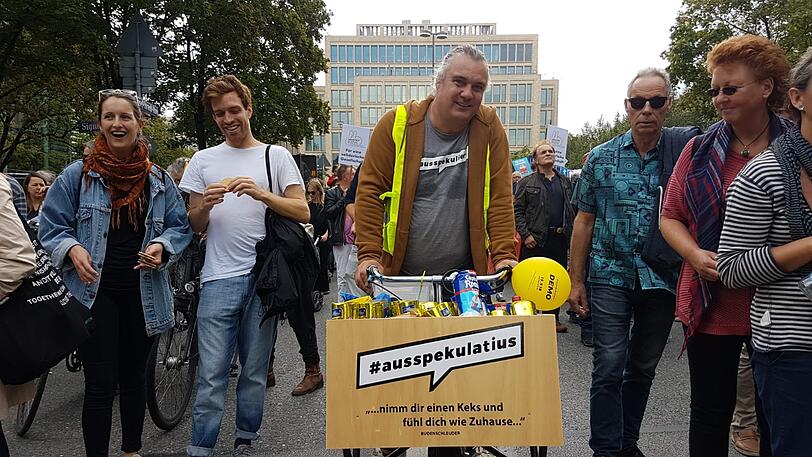 Motto: ausspekuliert! Am Samstag kamen um die 10.000 Menschen zur großen Demo gegen Spekulanten, Mietwahnsinn und für mehr Mieterschutz nach München.
