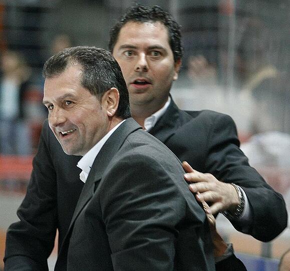 Englbrecht 2007 als Trainer des EHC München.