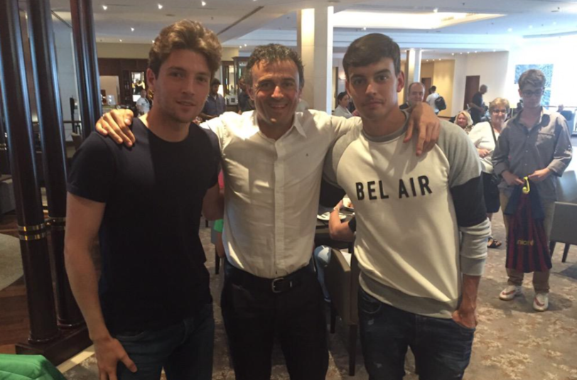 Ilie Sanchez und Edu Bedia im Arm von Barca-Coach Luis Enrique.