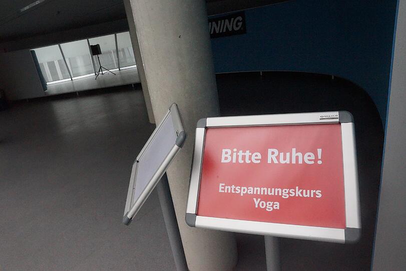 "Bitte Ruhe" - kein Problem. Im ehemaligen Yoga-Raum ist's totenstill.