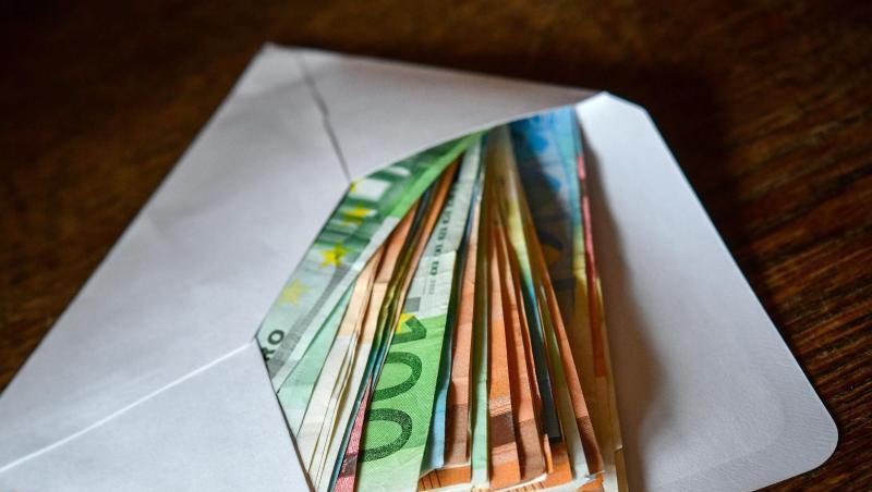 Anleger profitierten auch von gestiegenen Kursen an den Aktienmärkten. Anleger profitierten auch von gestiegenen Kursen an den Aktienmärkten.