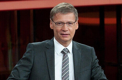 Günther Jauch erinnert sich, wie er die Nachfolge Valériens vor knapp einem Vierteljahrhundert im &bdquo;Aktuellen Sportstudio&ldquo; antrat und sprach von einem der unglaublichsten Momente seines Lebens. &bdquo;Da hat er mir gratuliert und gesagt: "Machens des &ndash; des wird scho!".&ldquo; Wie Jauch weiter sagte, bleibt für ihn die Erinnerung an einen großartigen Kollegen und auch der Gedanke: &bdquo;Was für ein gnädiger Tod!&ldquo;.