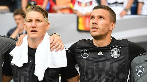 Der gemeinsame Weg der Lausbuben Schweinsteiger (l.) und Podolski begann 2004.