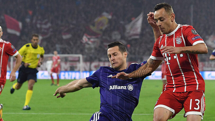 Rafinha: Note 3. Bayerns Aushilfs-Linksverteidiger schaltete sich immer wieder in den Angriff ein, unterstützte Ribéry. Defensiv sicher und immer auf der Höhe. Knallte knapp drüber (51.).