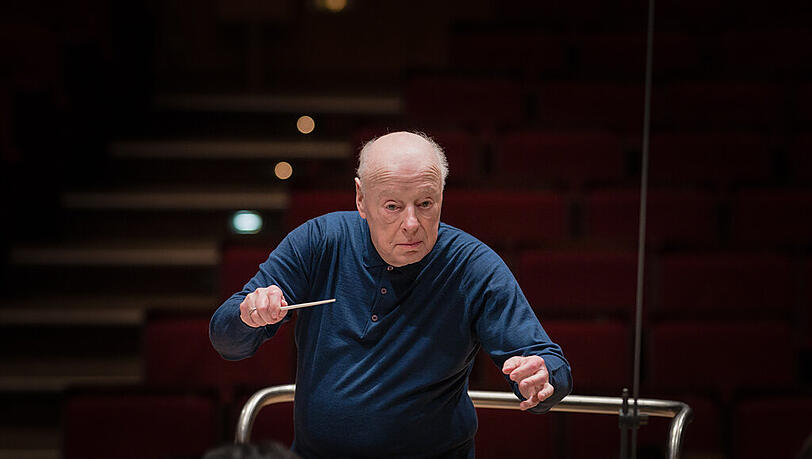 Bernard Haitink bei einer Probe. Bernard Haitink bei einer Probe.
