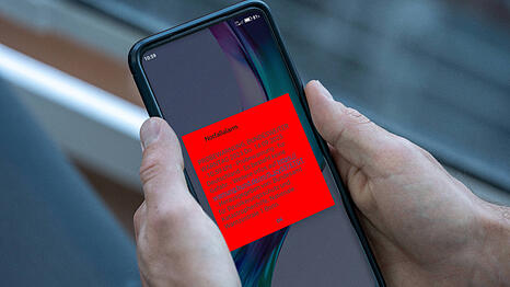 Am bundesweiten Warntag bekommen die Bürger in Bayern am 11. September bei einem Test für Notfälle, Krisen und Katastrophen um 11 Uhr Probe-Meldungen auf ihr Smartphone.