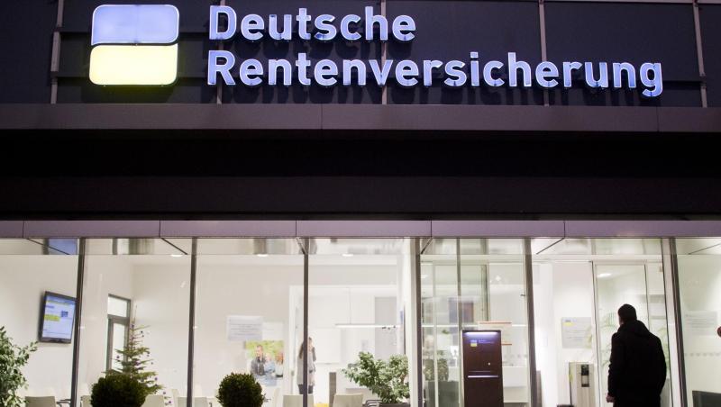 Kompromiss bei der Grundrente? Bisher gab es Streit vor allem wegen des SPD-Plans, auf die im Koalitionsvertrag vereinbarte Prüfung der Bedürftigkeit der Betroffenen zu verzichten. Kompromiss bei der Grundrente? Bisher gab es Streit vor allem wegen des SPD-Plans, auf die im Koalitionsvertrag vereinbarte Prüfung der Bedürftigkeit der Betroffenen zu verzichten.