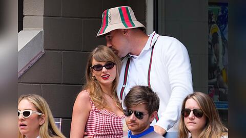 US-Star Taylor Swift und NFL-Profi Travis Kelce turteln bei dem Finale der US Open in New York.