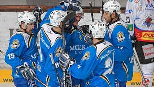 Auf ein Neues: Der EHC trifft im Halbfinale erneut auf den EHC München. Auf ein Neues: Der EHC trifft im Halbfinale erneut auf den EHC München.
