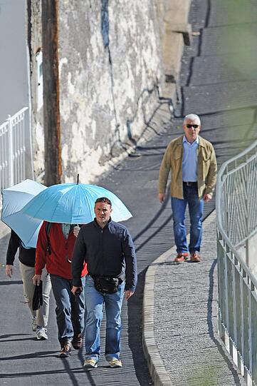 Kanzlerin im Urlaub: Ganz schön abgekämpft auf Ischia - Politik - Abendzeitung München