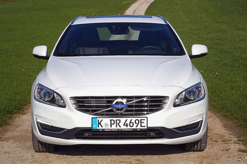 Der Volvo V60 D6 Twin Engine ist ein ganz normaler Kombi der unteren Mittelklasse - und mit einen Diesel- und einen Elektromotor ein zukunftsweisendes Plug-in-Hybrid-Fahrzeug.