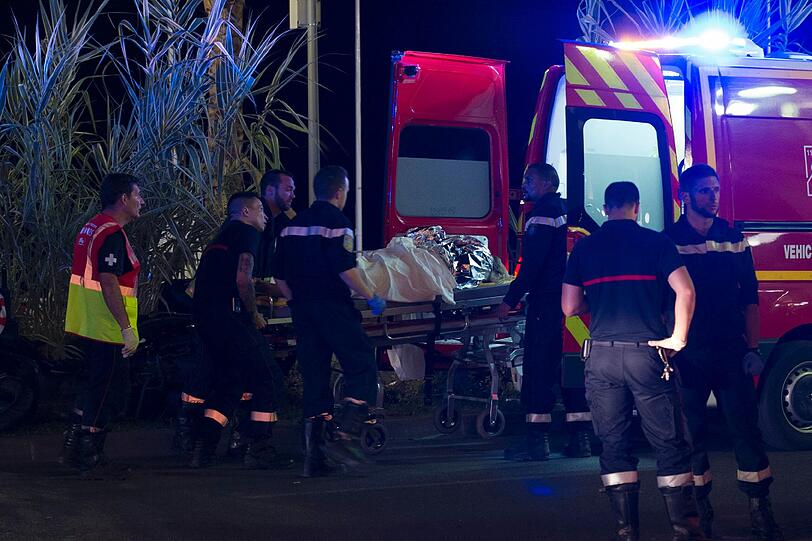 Wieder muss Frankreich nach einem Anschlag Dutzende Todesopfer beklagen - die Bilder aus Nizza.