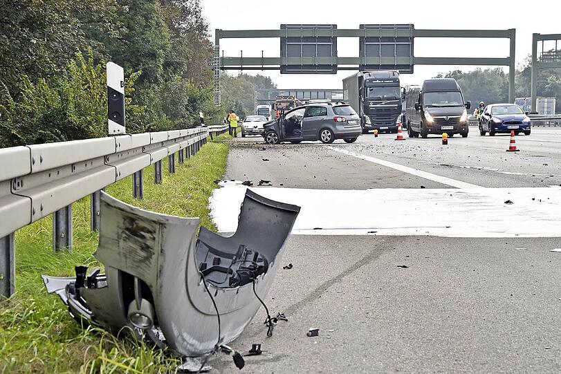 Nach dem schweren Unfall war die A99 zwischen Haar und dem Kreuz München-Nord für mehrere Stunden gesperrt.