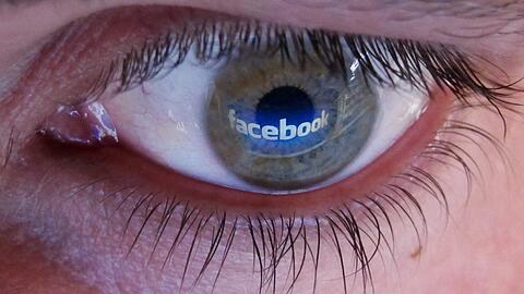 Die Ausspähung von Facebook & Co. durch US-Geheimdienste schürt Ängste. Doch es war schon immer klar, dass eine Mail so geheim wie der Inhalt einer Postkarte ist.