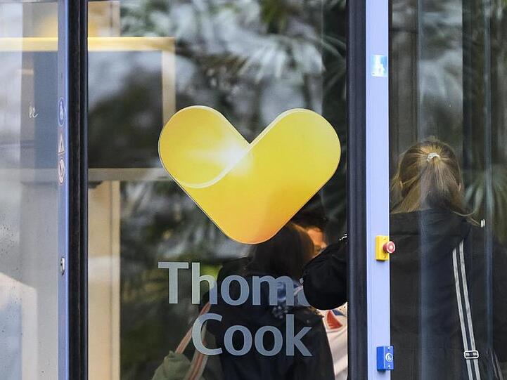 Die deutsche Thomas Cook, zu der unter anderem Neckermann Reisen, Öger Tours und Bucher Reisen gehören, ist in den Sog der Pleite des britschen Mutterkonzerns geraten.