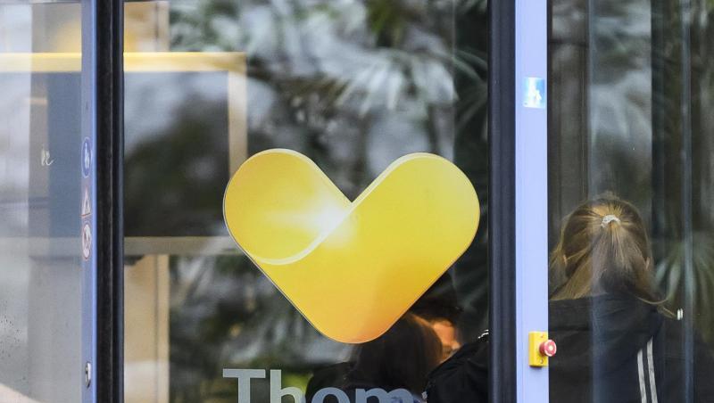 Die deutsche Thomas Cook, zu der unter anderem Neckermann Reisen, Öger Tours und Bucher Reisen gehören, ist in den Sog der Pleite des britschen Mutterkonzerns geraten. Die deutsche Thomas Cook, zu der unter anderem Neckermann Reisen, Öger Tours und Bucher Reisen gehören, ist in den Sog der Pleite des britschen Mutterkonzerns geraten.
