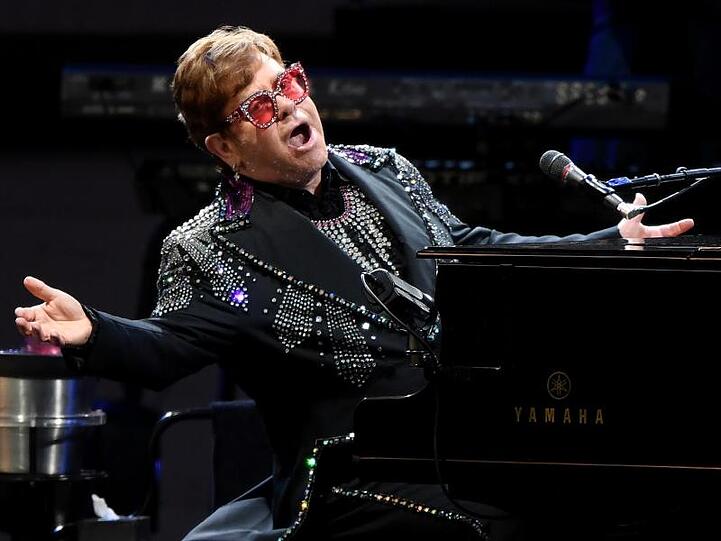 Elton John blieb die Stimme weg.