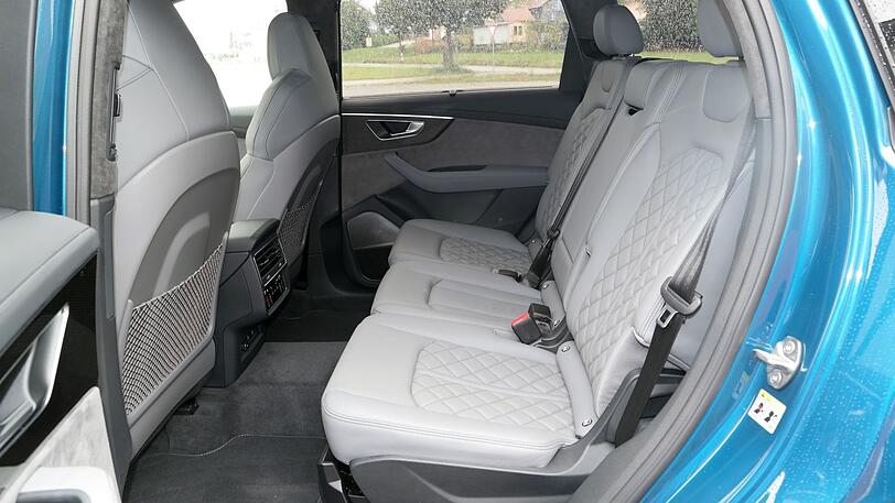 Platz satt: Auch im Fond des Sport-SUV geht es überaus luftig zu.