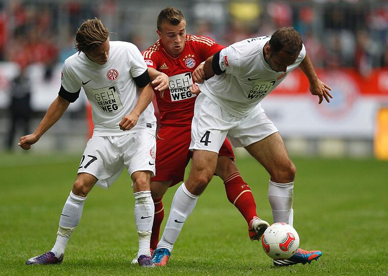 XHERDAN SHAQIRI: Note 2. Für Ribéry (Rückenprobleme) im Team. Bekam Sonderapplaus, als er einen Ball an der Außenlinie rettete und dabei fast den Linienrichter niederkugelte. Der Fleißigste, der Umtriebigste, der Gefährlichste.
