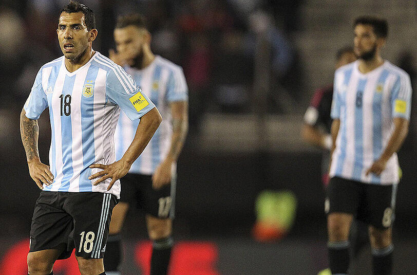 Ratlosigkeit pur: Carlos Tevez (vorne) und seine Kollegen von der argentinischen Nationalelf.