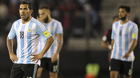 Ratlosigkeit pur: Carlos Tevez (vorne) und seine Kollegen von der argentinischen Nationalelf.