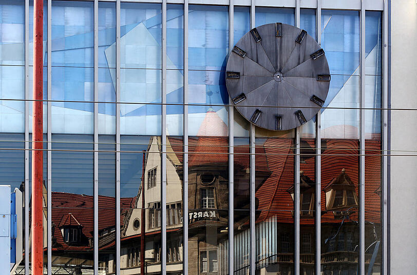 Die Uhr am Hauptbahnhof kommt am Donnerstag wieder zurück.