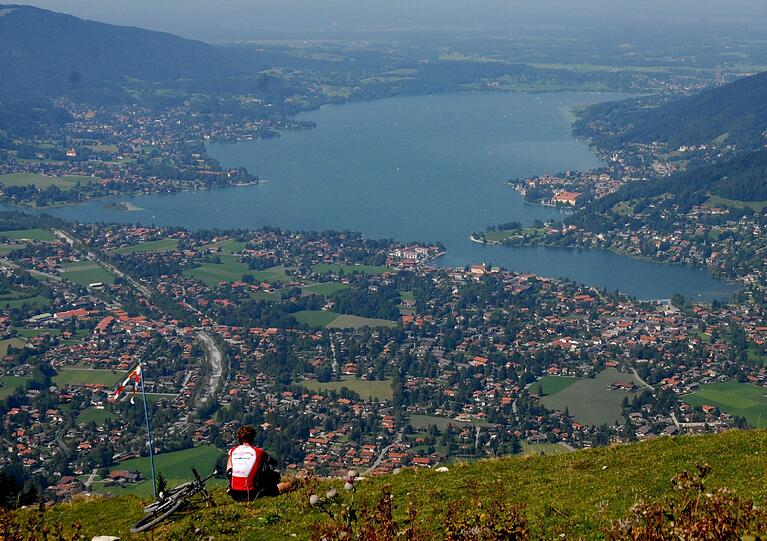 Unten mag sich die Landschaft verändern, oben am Berg bewahrt man den Überblick, so wie hier am Wallberg.
