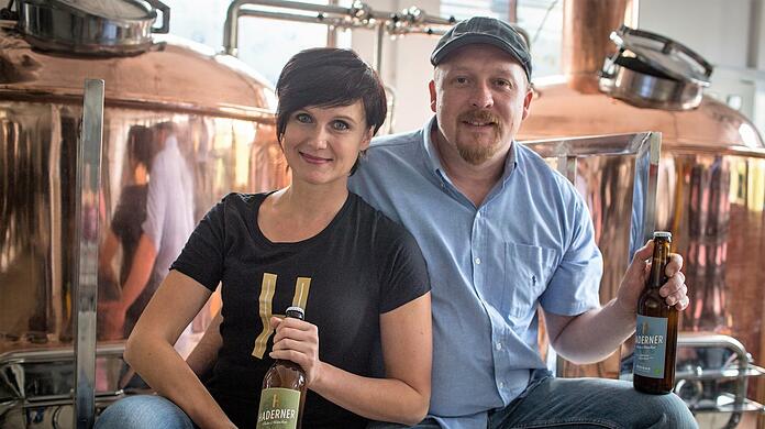 Marta und Thomas Girg brauen in Hadern regelmäßig fünf Sorten Bier - und alle davon mit ökologischen Zutaten.