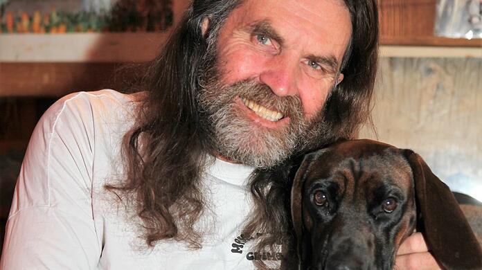 Thomas Huber mit Hund Cerro, benannt nach dem südamerikanischen Cerro-Torre-Massiv.