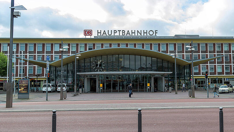 Der Hauptbahnhof in Bochum - hier wurde der abgetrennte Fuß am Montagmorgen gefunden. Der Hauptbahnhof in Bochum - hier wurde der abgetrennte Fuß am Montagmorgen gefunden.