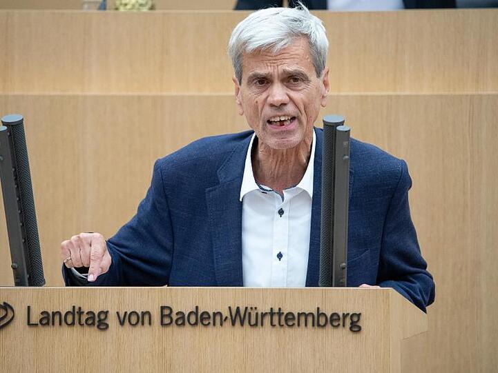 Der AfD-Politiker Wolfgang Gedeon sitzt als fraktionsloser Abgeordneter im Landtag von Baden-Württemberg.