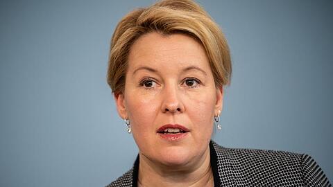 Franziska Giffey (SPD), Bundesministerin für Familie, Senioren, Frauen und Jugend, spricht zu Maßnahmen ihres Ministeriums im Rahmen der Corona-Krise.