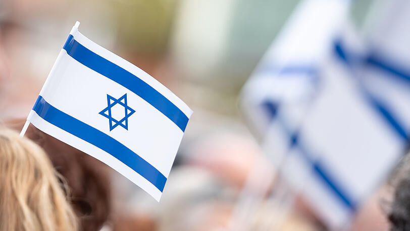 Weil er eine unauffällige Israel-Flagge dabei hatte, ist ein kleiner Bub von einem Unbekannten angepöbelt worden. (Symbolbild)