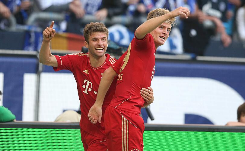 Konkurrenzdruck? Na und! Thomas Müller und Toni Kroos stören sich nicht weiter dran und trumpfen auch gegen Schalke groß auf.