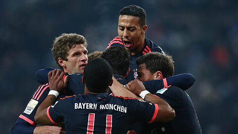 Die Bayern können durch zwei Treffer von Lewandowski den ersten Pflichtsieg 2016 feiern. Die Leistung der Münchner gegen Hamburg in der Einzelkritik zum Durchklicken.