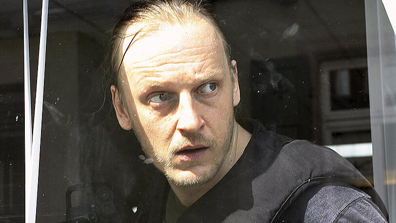 Martin Butzke überfällt aus Geldnot eine Bank Martin Butzke überfällt aus Geldnot eine Bank