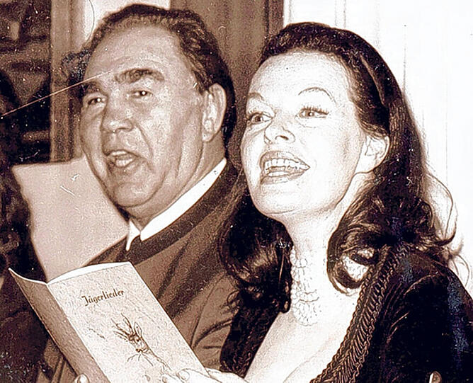 Max Schmeling hatte sie in der ersten deutschen Talkshow &bdquo;Zu Gast bei Margot Hielscher&ldquo;.