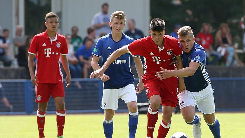 Kapitän der U19: Flavius Daniliuc Kapitän der U19: Flavius Daniliuc