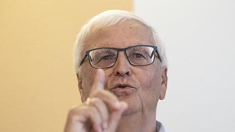 Der ehemalige DFB-Präsident Theo Zwanziger fordert vom DFB eine intensive und zielgerichtete Aufklärung der Sommermärchen-Affäre.